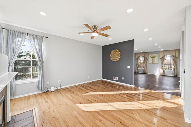 5034 Yuma Lane N, Plymouth, MN 55446