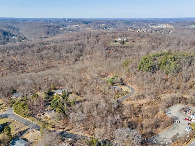 104 Chapel Crest Ter, Indiana Twp, PA 15238