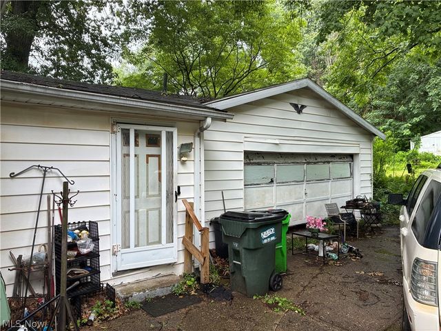 1524 3rd Street SE, Massillon, OH 44646