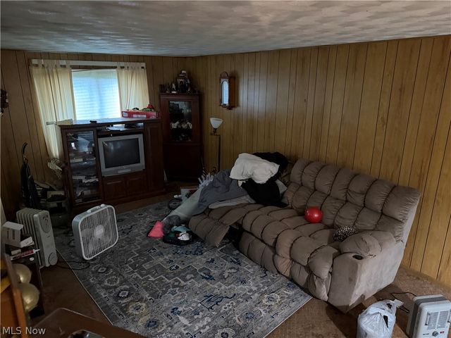 1524 3rd Street SE, Massillon, OH 44646