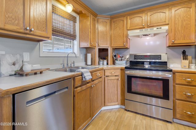 5117 Claude Viator Road, New Iberia, LA 70560