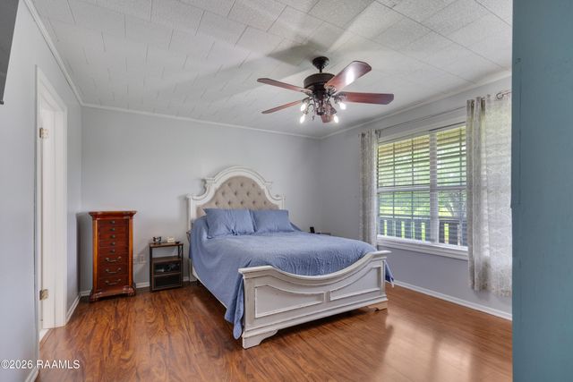 5117 Claude Viator Road, New Iberia, LA 70560