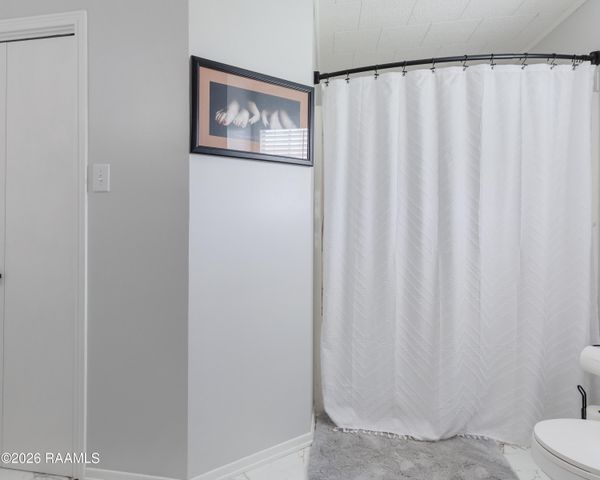 5117 Claude Viator Road, New Iberia, LA 70560