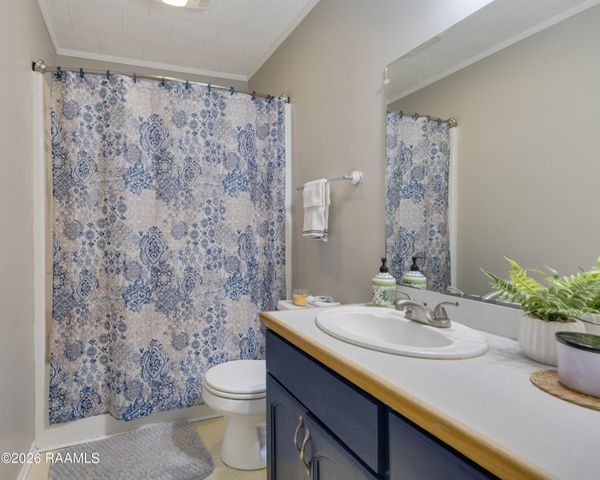 5117 Claude Viator Road, New Iberia, LA 70560