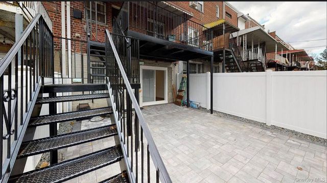 1053 E 222nd Street, Bronx, NY 10469