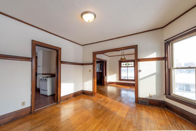 199 James Avenue N, Minneapolis, MN 55405