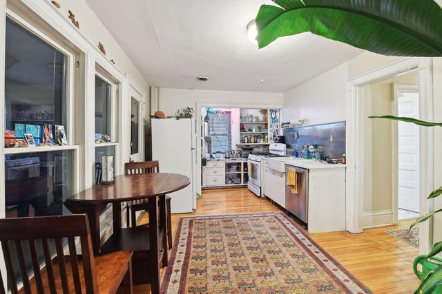 199 James Avenue N, Minneapolis, MN 55405