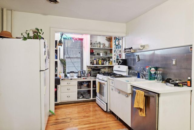 199 James Avenue N, Minneapolis, MN 55405