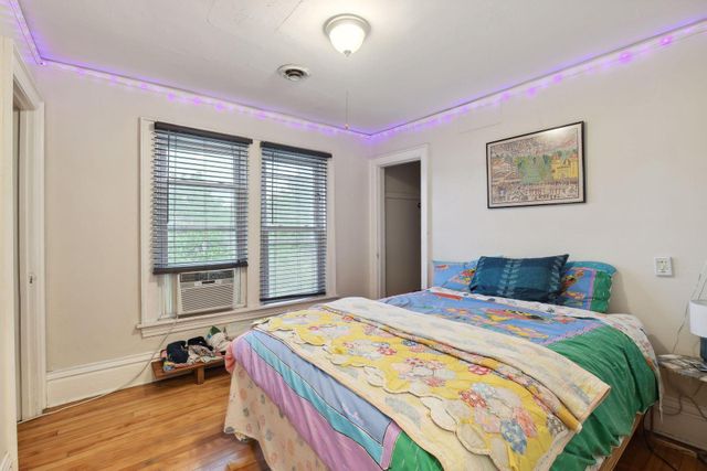 199 James Avenue N, Minneapolis, MN 55405