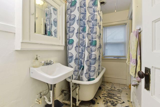 199 James Avenue N, Minneapolis, MN 55405