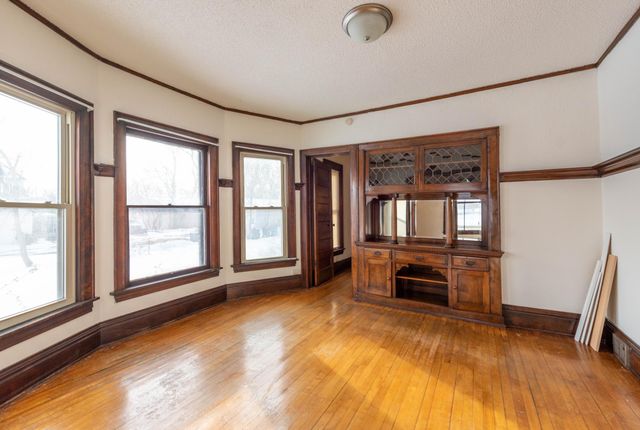 199 James Avenue N, Minneapolis, MN 55405