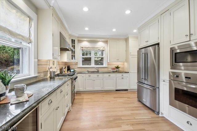 67 West Rd, Millburn Twp., NJ 07078