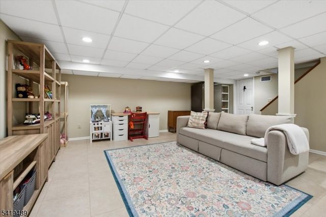 67 West Rd, Millburn Twp., NJ 07078