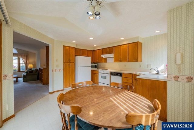 2654 Kristin Ct NE, Salem, OR 97305