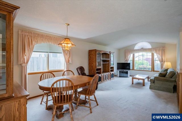 2654 Kristin Ct NE, Salem, OR 97305