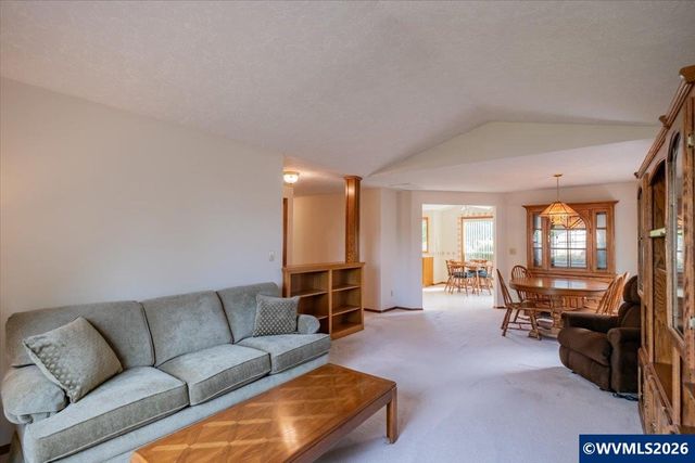 2654 Kristin Ct NE, Salem, OR 97305