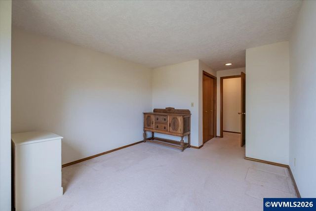 2654 Kristin Ct NE, Salem, OR 97305