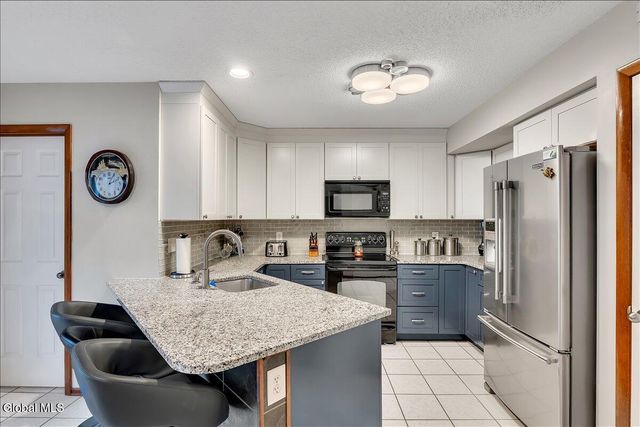 15 Wilton Court, Halfmoon, NY 12065