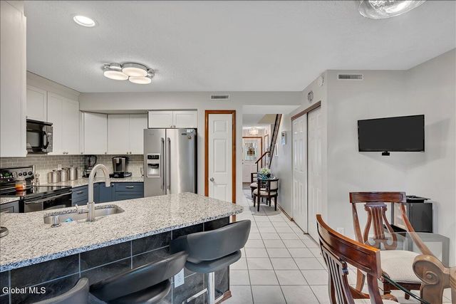 15 Wilton Court, Halfmoon, NY 12065