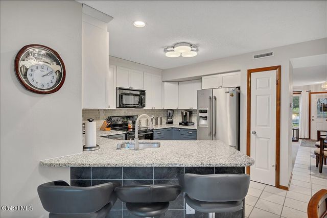 15 Wilton Court, Halfmoon, NY 12065