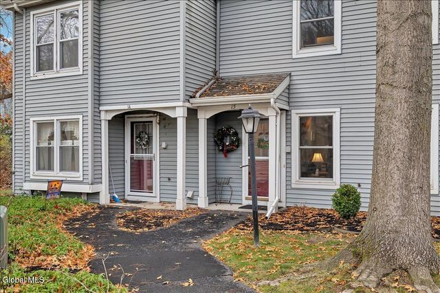 15 Wilton Court, Halfmoon, NY 12065