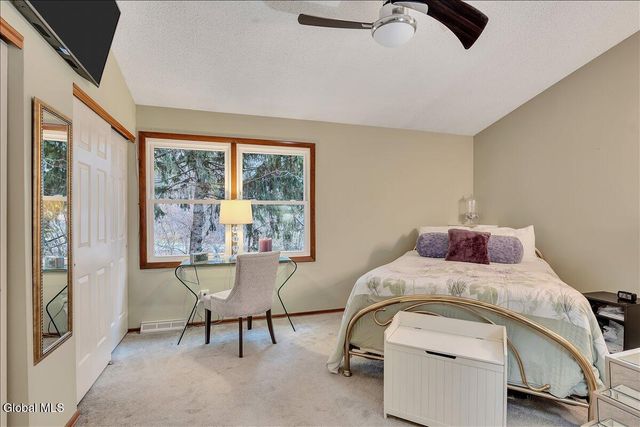 15 Wilton Court, Halfmoon, NY 12065