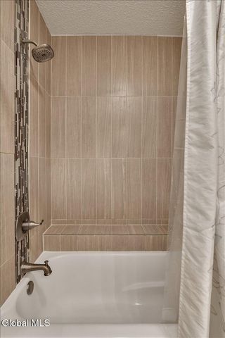 15 Wilton Court, Halfmoon, NY 12065