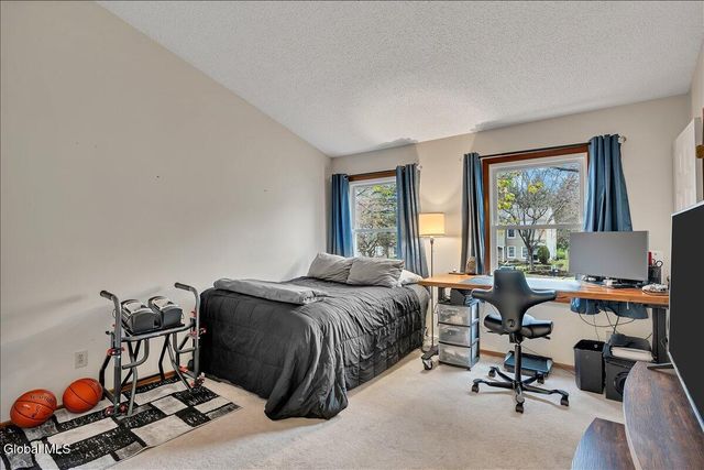 15 Wilton Court, Halfmoon, NY 12065