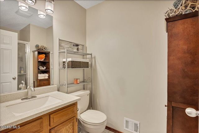 15 Wilton Court, Halfmoon, NY 12065