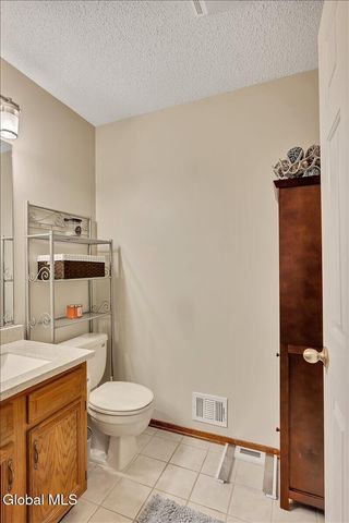 15 Wilton Court, Halfmoon, NY 12065