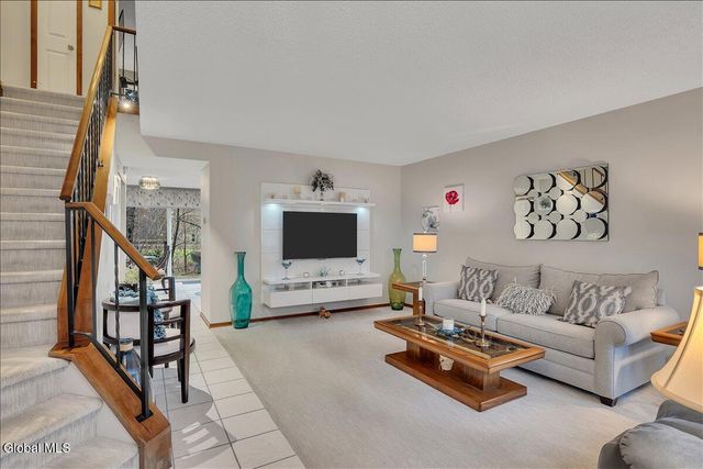 15 Wilton Court, Halfmoon, NY 12065