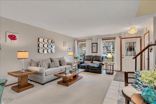 15 Wilton Court, Halfmoon, NY 12065