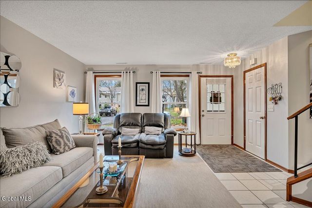 15 Wilton Court, Halfmoon, NY 12065