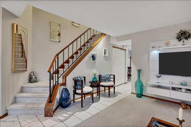 15 Wilton Court, Halfmoon, NY 12065