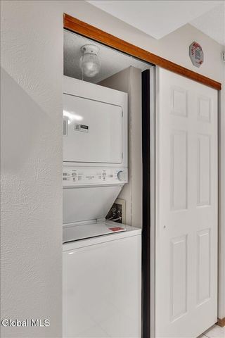 15 Wilton Court, Halfmoon, NY 12065