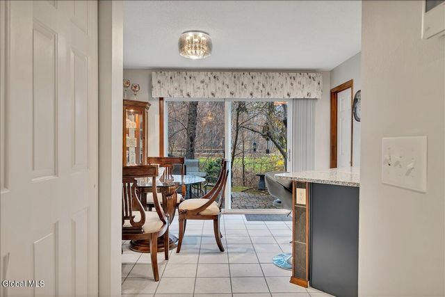 15 Wilton Court, Halfmoon, NY 12065