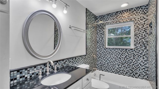 11618 E 15th Street, Tulsa, OK 74128