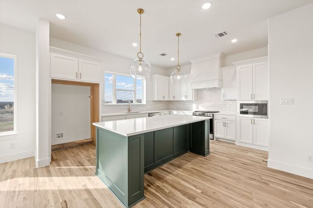 412 Caprock Lane, Reno, TX 76020