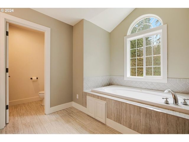 18389 S WINNIFRED Ave, Molalla, OR 97038