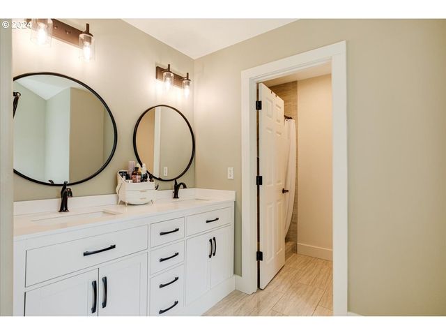 18389 S WINNIFRED Ave, Molalla, OR 97038