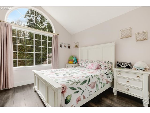 18389 S WINNIFRED Ave, Molalla, OR 97038