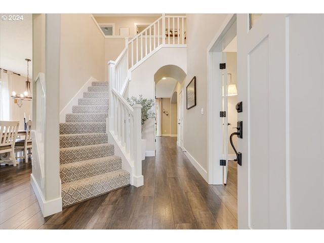 18389 S WINNIFRED Ave, Molalla, OR 97038