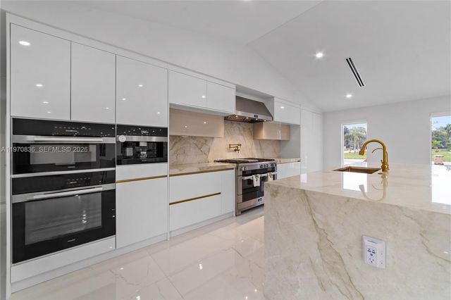 2651 SW 141st Ter, Davie, FL 33330