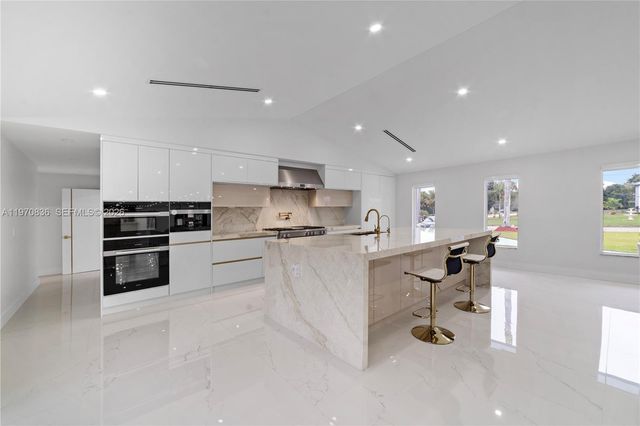 2651 SW 141st Ter, Davie, FL 33330