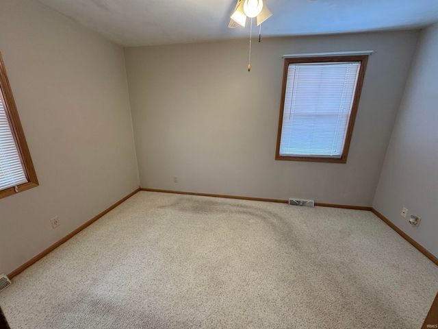 7090 W Crestwood Drive, Delphi, IN 46923