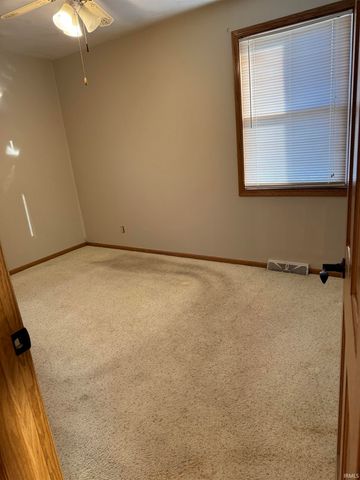 7090 W Crestwood Drive, Delphi, IN 46923