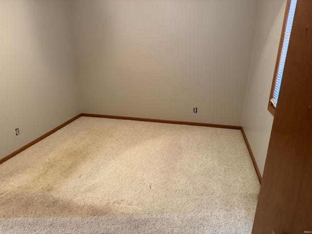 7090 W Crestwood Drive, Delphi, IN 46923