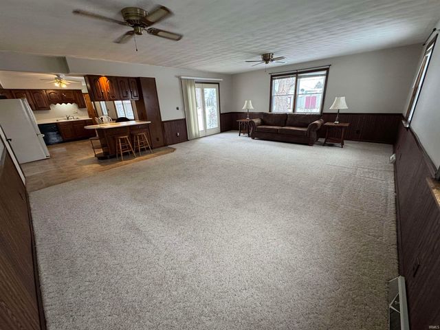 7090 W Crestwood Drive, Delphi, IN 46923