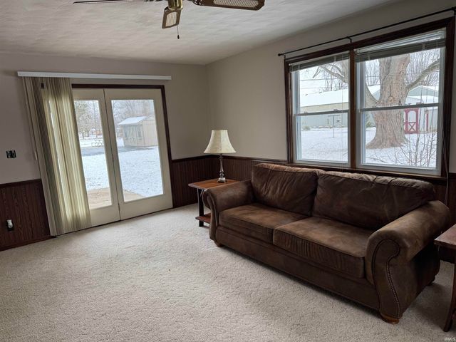 7090 W Crestwood Drive, Delphi, IN 46923