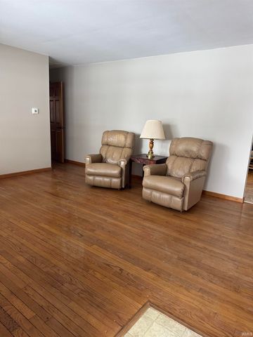 7090 W Crestwood Drive, Delphi, IN 46923